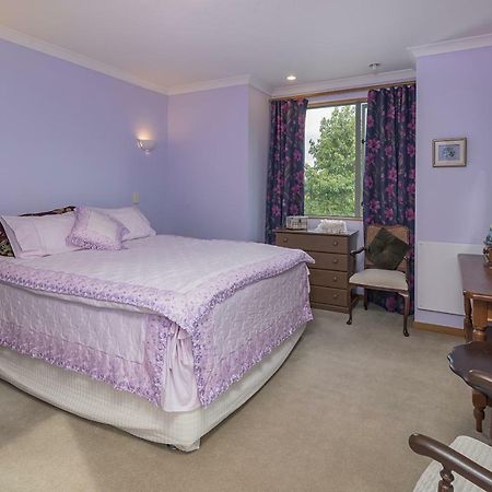 Shamrock Garden B&B Airport Крайстчёрч Экстерьер фото