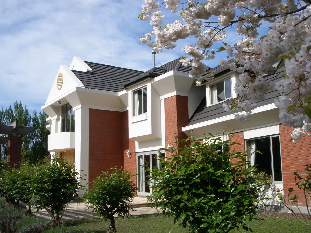 Shamrock Garden B&B Airport Крайстчёрч Экстерьер фото